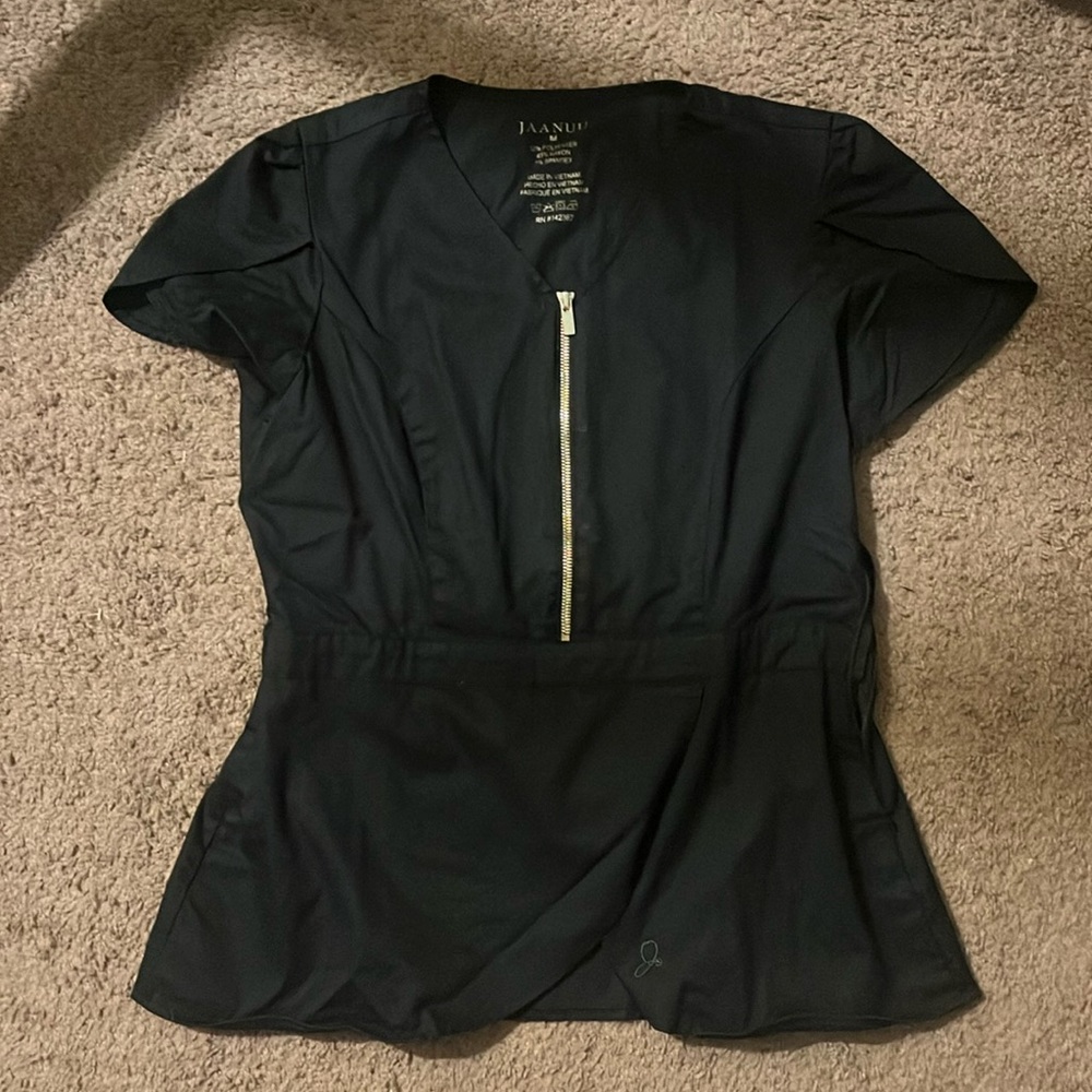Jaanuu Tulip Scrub Top